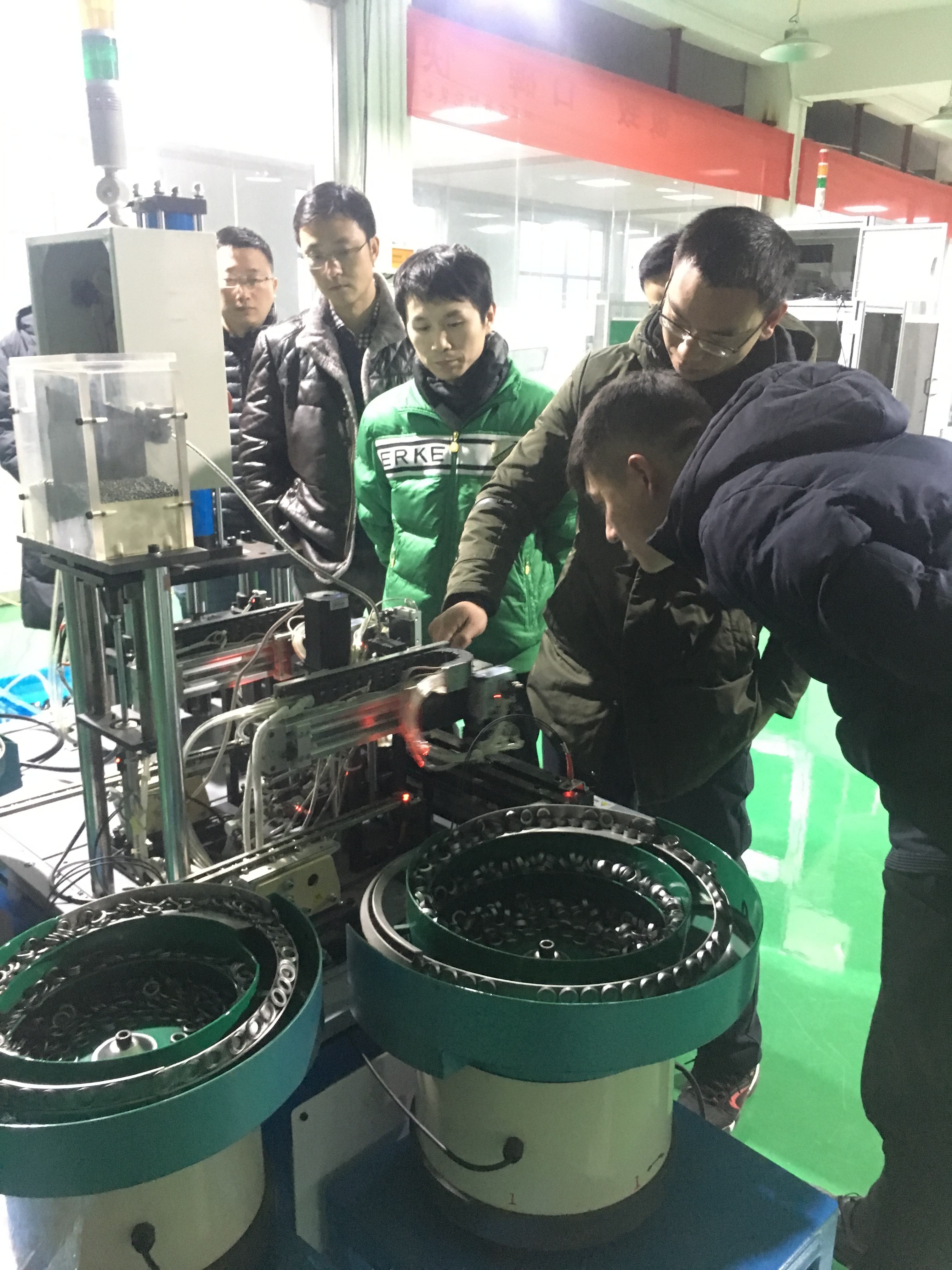 徐工集團代表參觀車間