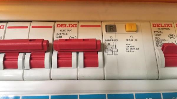 自動化檢測設(shè)備如遇跳閘處理方法